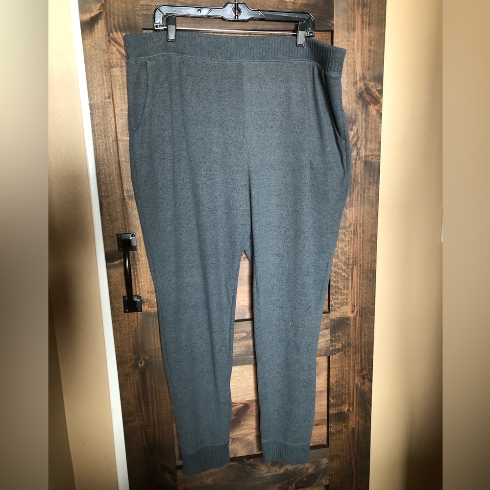 Knit jogger pant by Denim and Co.